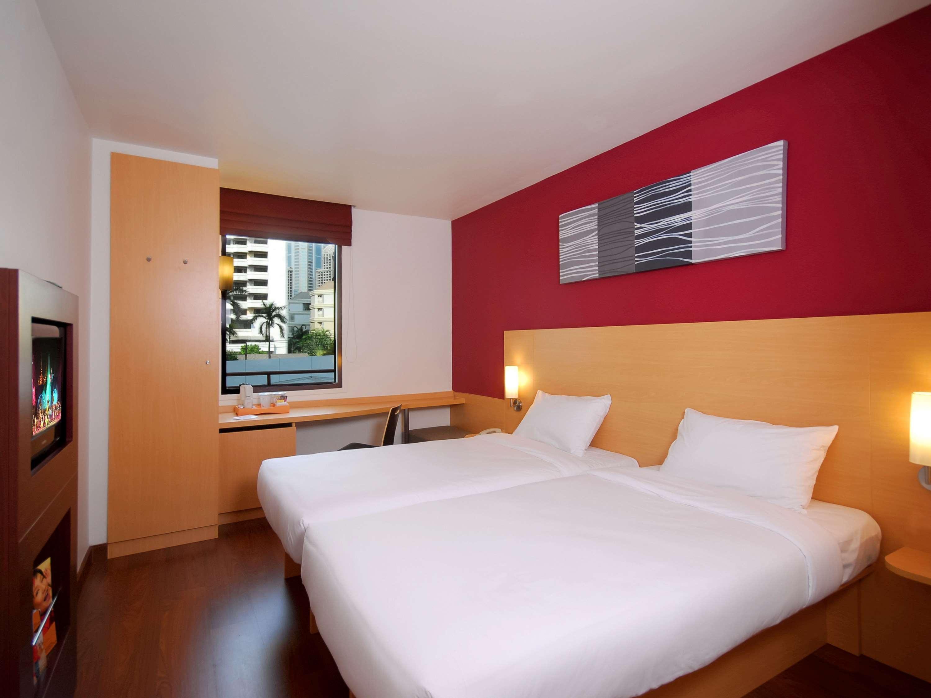 Ibis Bangkok Sukhumvit 4 Hotel Exterior photo
