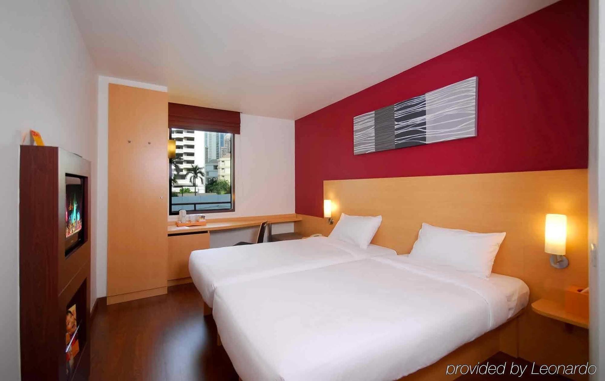 Ibis Bangkok Sukhumvit 4 Hotel Exterior photo